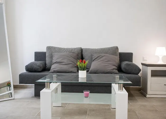 2br Bright & Spacious Vienna